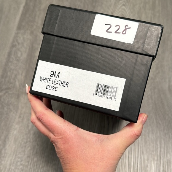 New in Box White Leather J/Slides Edge Slide Sandals Size 9 - Picture 8 of 8